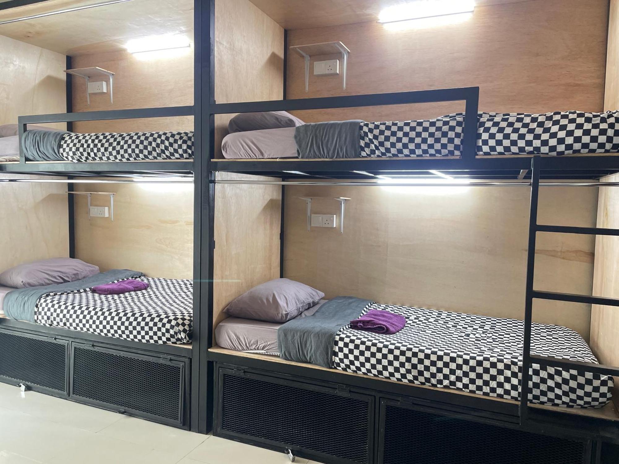 Regalia Spritz Empire Hostel — Photos 1